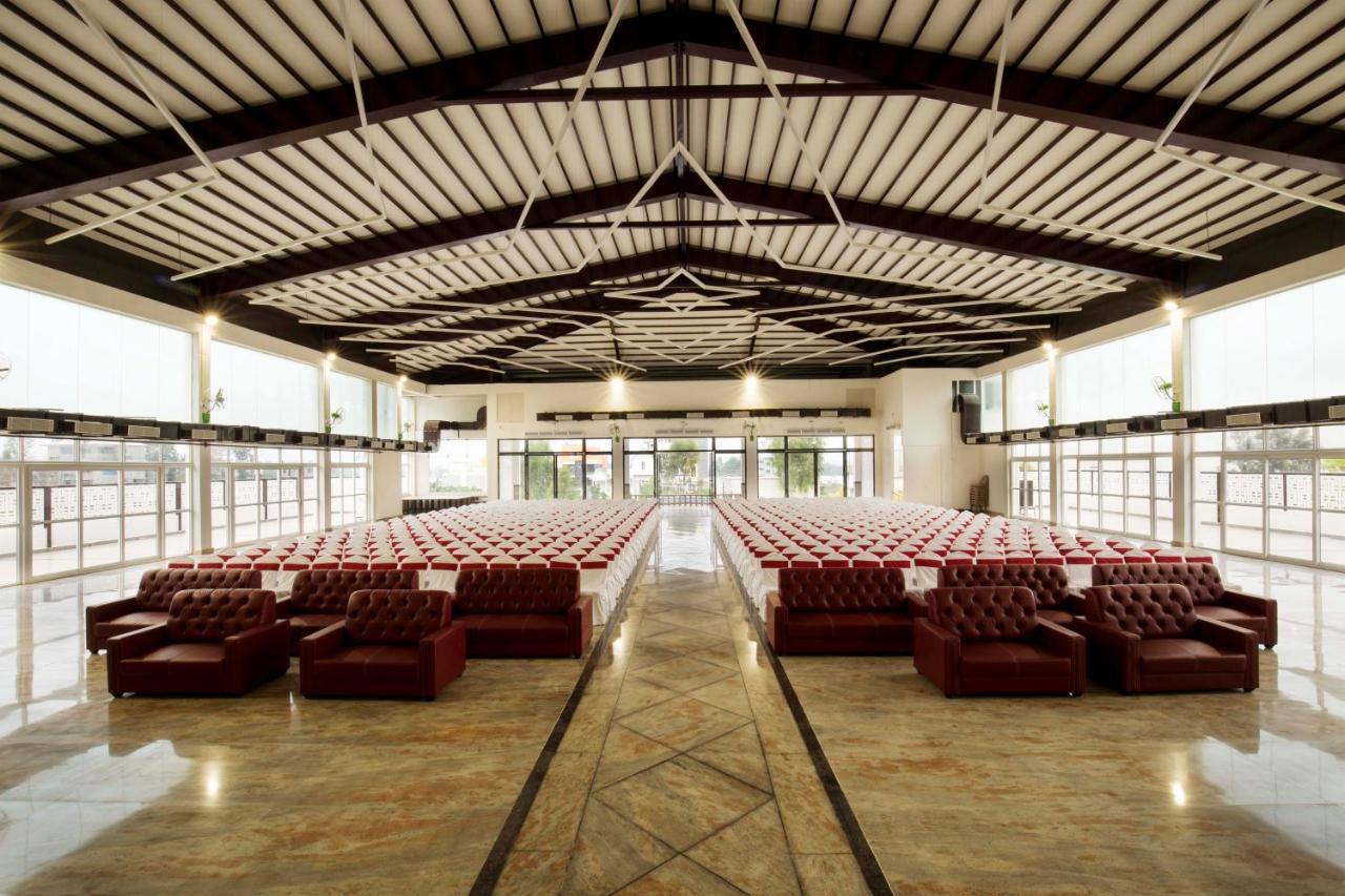 Vistar Pavithra Vivaha Convention Hall Jigani Kültér fotó